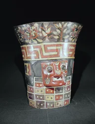 Vasija que representa maíz, ñames y animales, de Tiahuanaco, c.650 d.C.